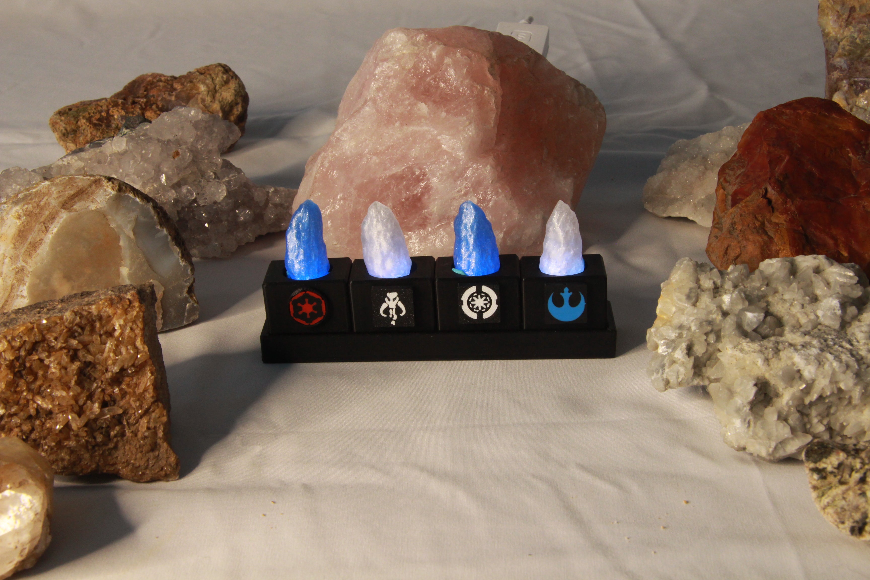 Kyber Crystal Display for 4 Crystals with LED lighting