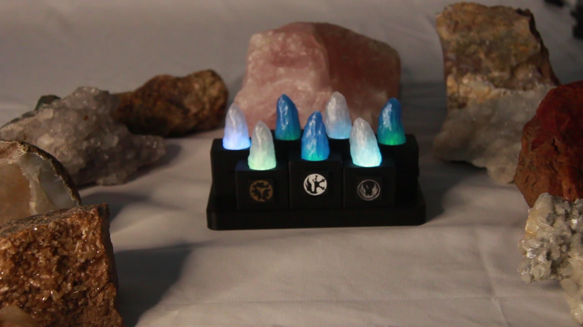 Kyber Crystal Display for 7 Crystals with LED lighting